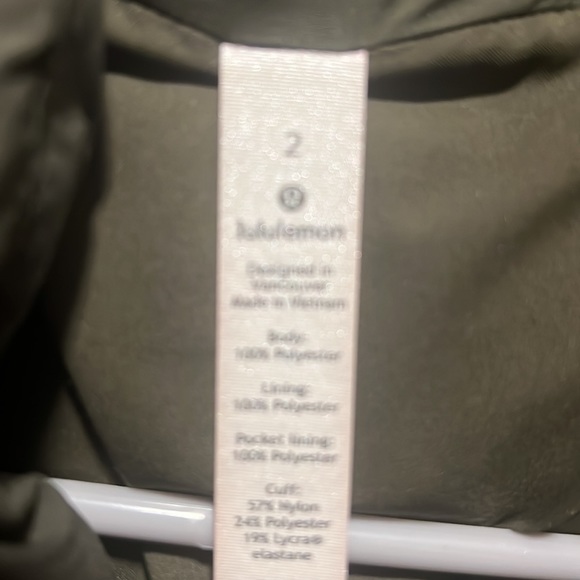 Lululemon Wunderpuff Jacket - Picture 5 of 9